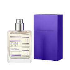 Escentric Molecules E 01 cased